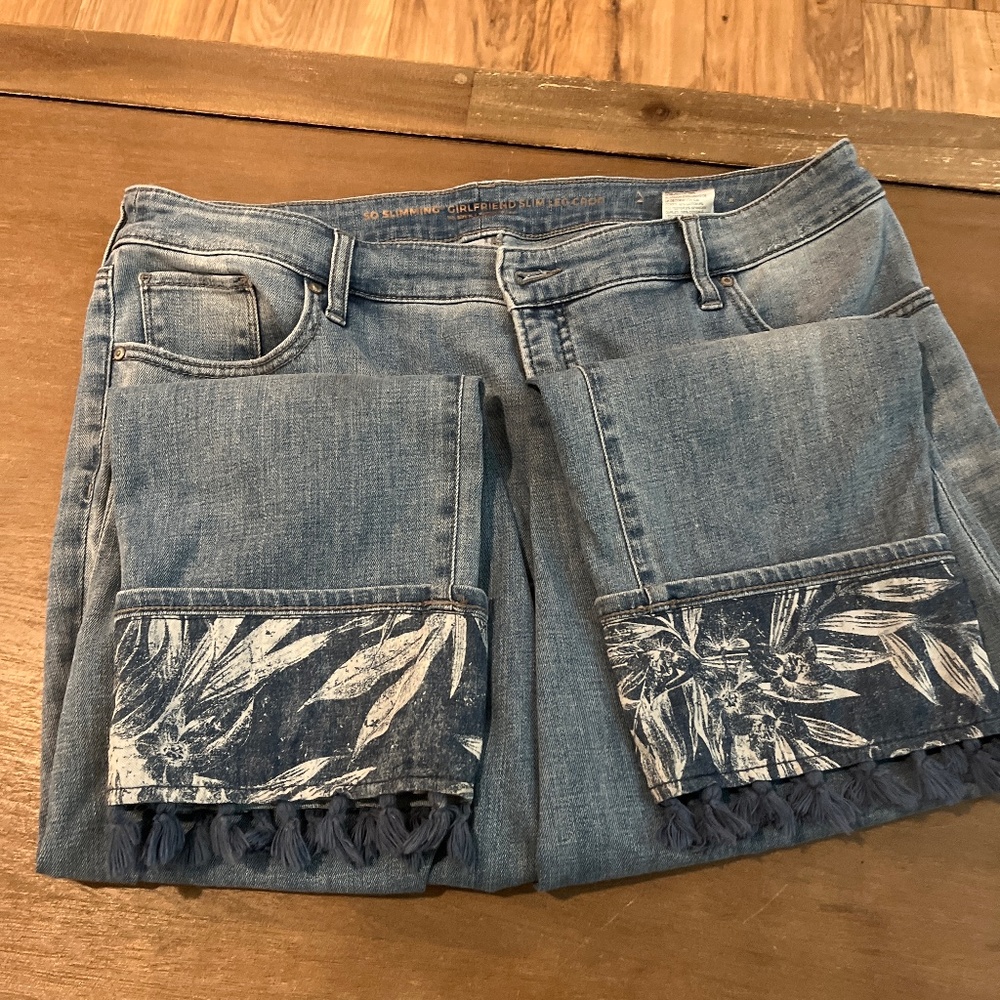CHICOS JEANS size 2.5
